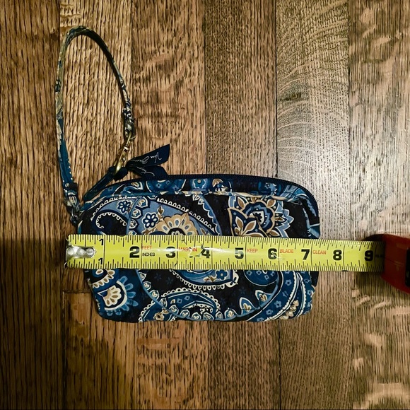 Vera Bradley | vintage navy paisley patterned wristlet - Picture 5 of 7